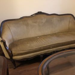 Beautiful classical/traditional Couch