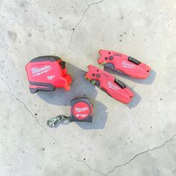Milwaukee Tool Set – Tape Measures & Utility Knives