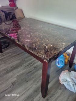 Mesa table