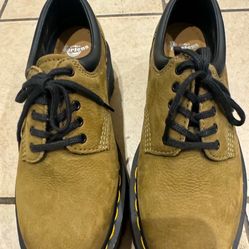 Dr. Martens 