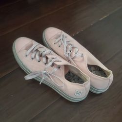 Girl Converse 