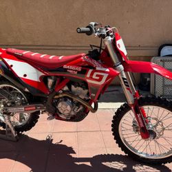 2023 gas gas mc350f  2023 gas gas mc350f.     Only 10 hours on it  almost new.