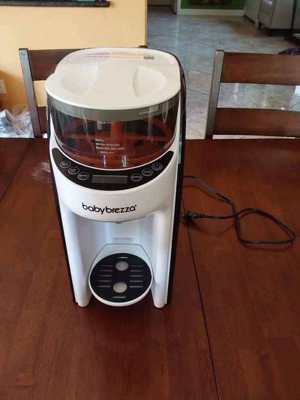 Baby brezza formula pro & one step sterilizer dryer