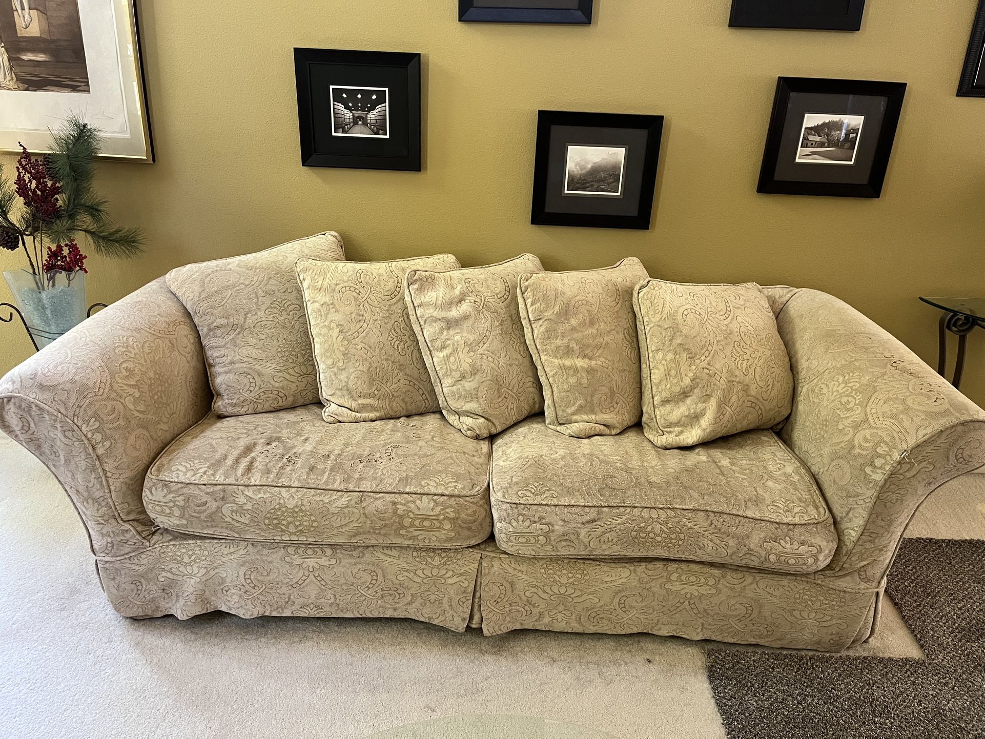 Couch From Quatrine
