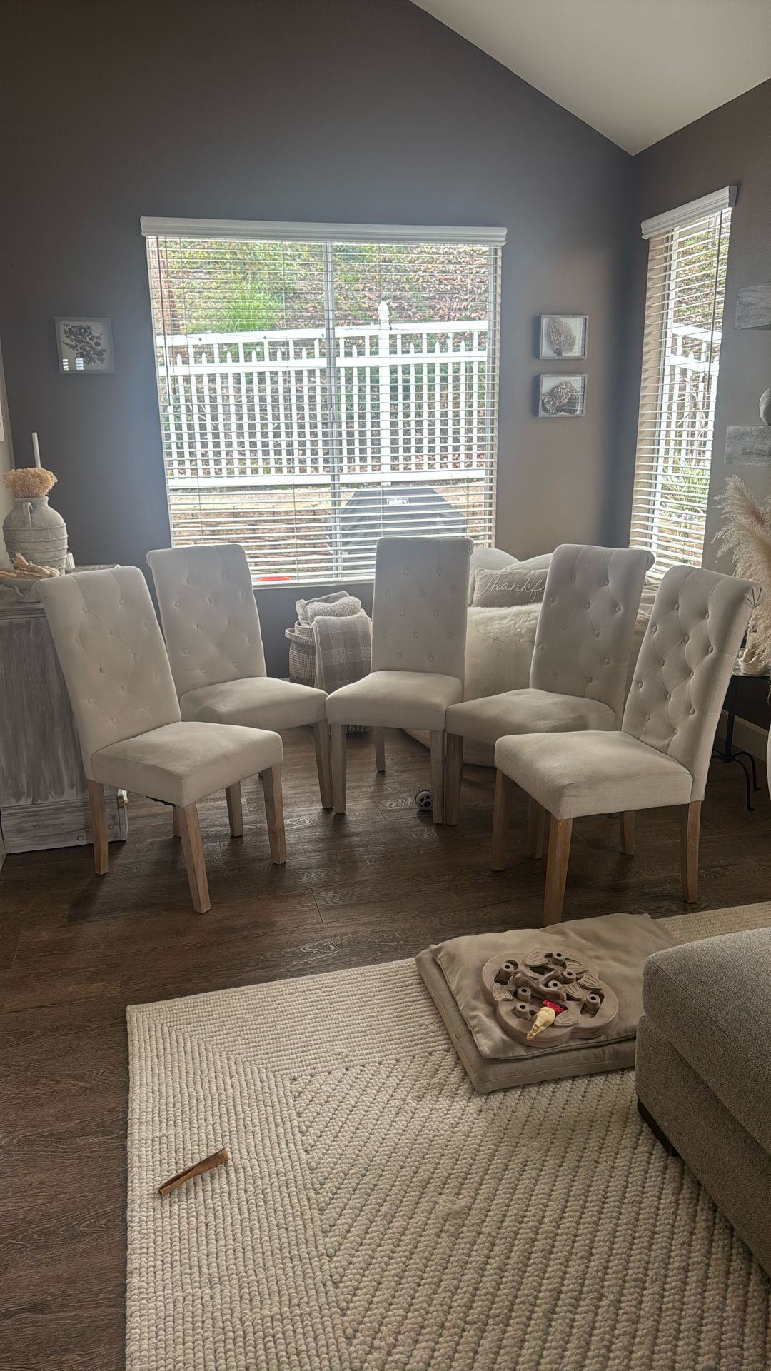 Selling 5 Dining table Chairs