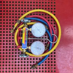 YELLOW JACKET 42004 Series 41 Manifold with 3-1/8" Gauges with Hoses