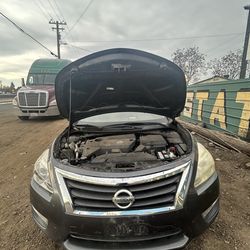 2013 Nissan Altima FOR PARTS ONLY!