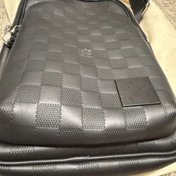 Louis Vuitton Men’s Crossbody Sling Bag – Damier Graphite