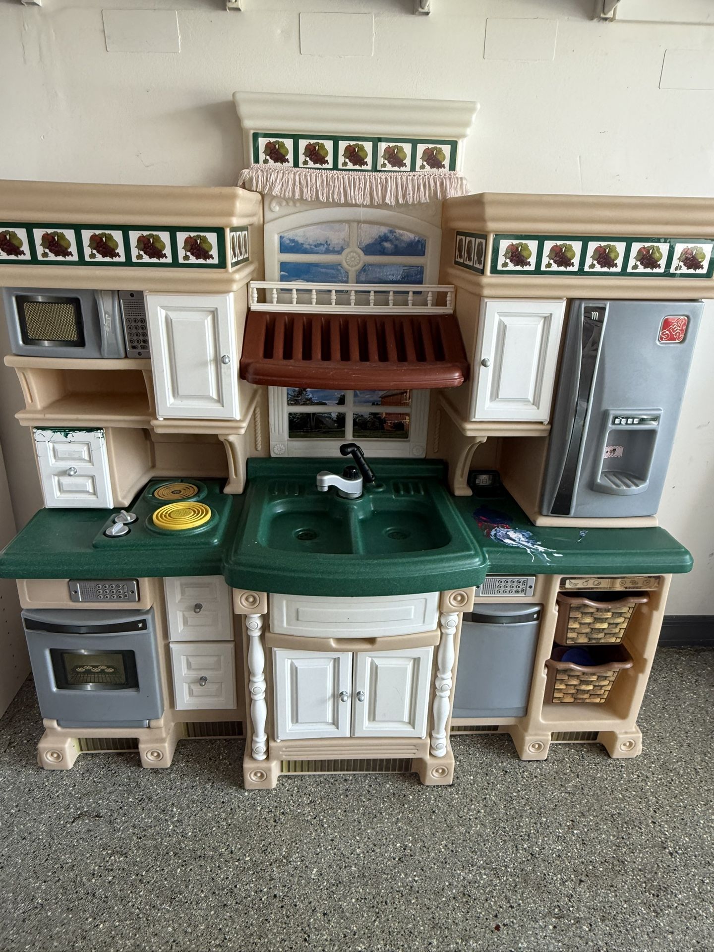 Kids Kitchen!!