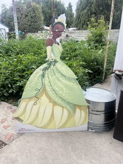 2 Tiana Stands
