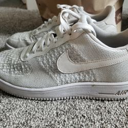 Mens Nike Shoes 9.5