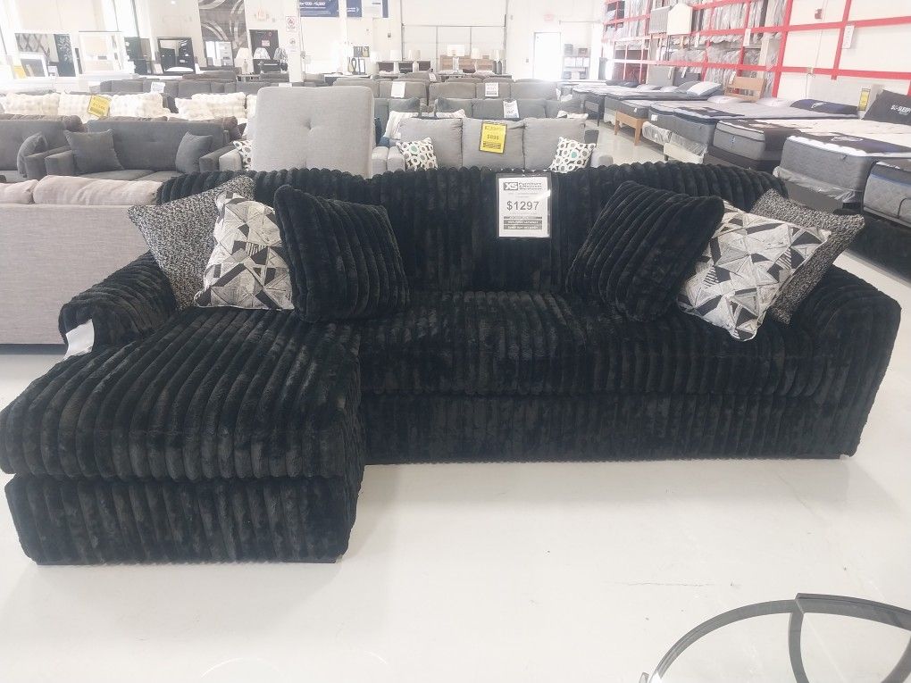Midnight Madness Fluffy 2pc Sectional
