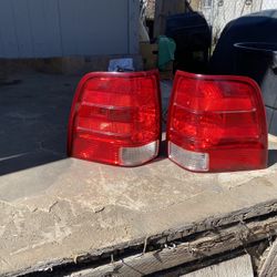 2003 Ford Expedition Tail Lights 