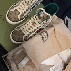 Men Gucci Shoes 