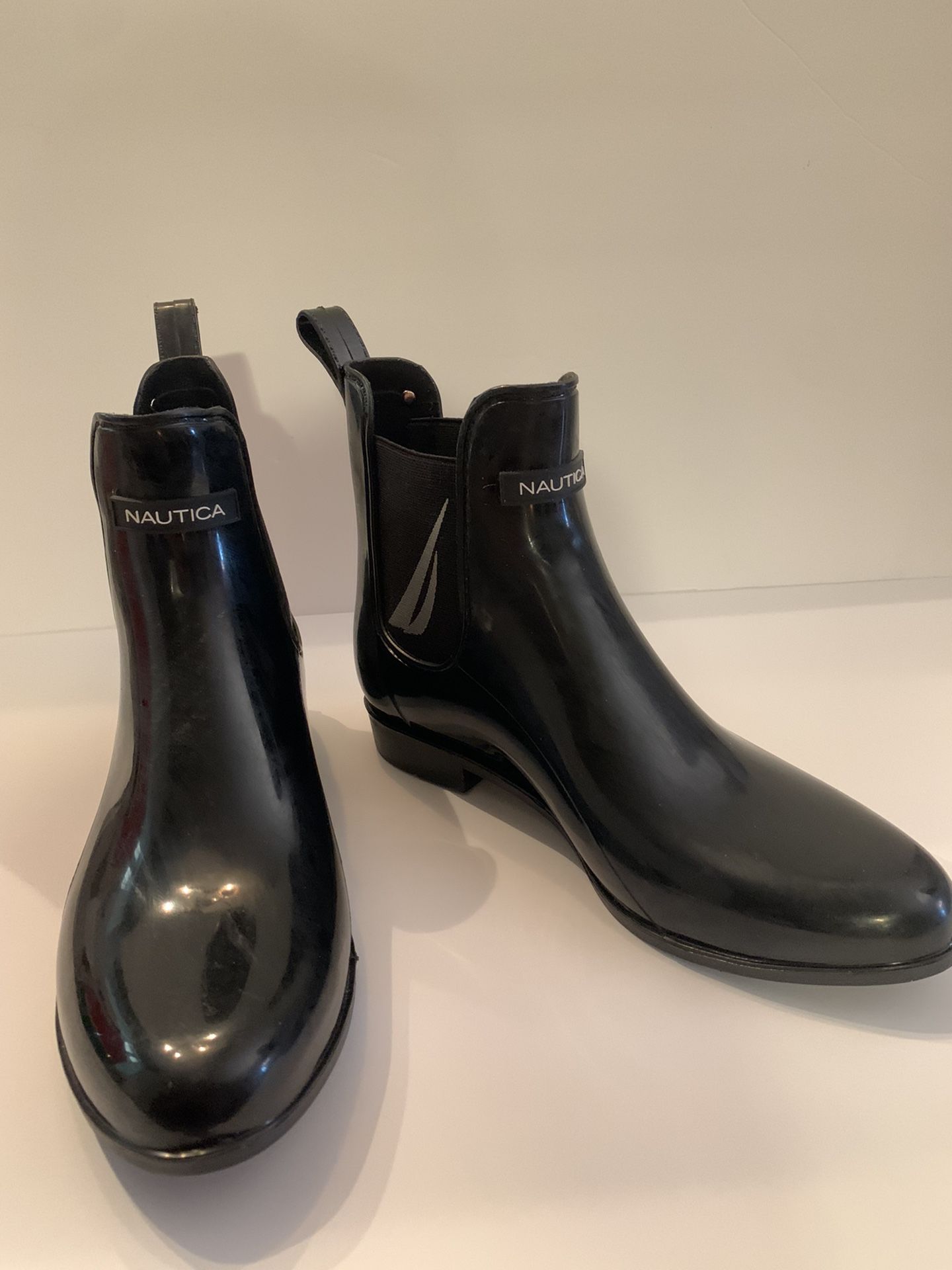 Nautica ankle rain boots. Excellent condition