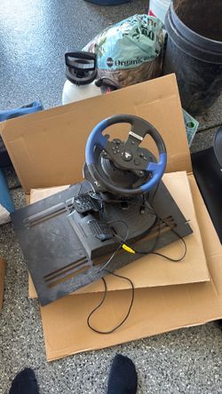 PlayStation T150 steering wheel/pedal