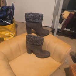 Size 8 Women's Boots 