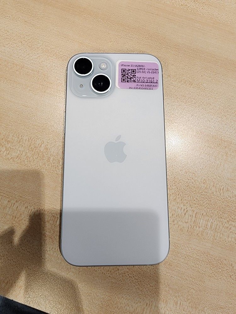 Iphone 15 With Case And Present Screen Protector