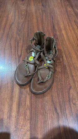 Women’s Sandals Slight Used