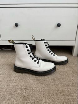 Dr. Martens Luana White Leather Boots (7 US)