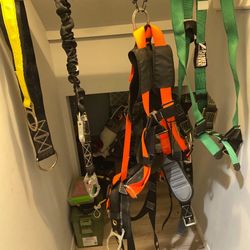 Fall Protection And Safety Harnesses