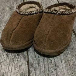 Uggs Slippers Size 3