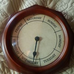 Day clock tells you what day it is makes a great gift for trouble reading understanding time 9 1/2 round wood frame.