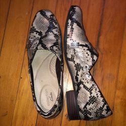 Clark’s Low Heel Pumps