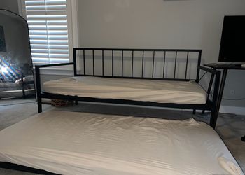 Trundle bed set with 2 mattresses