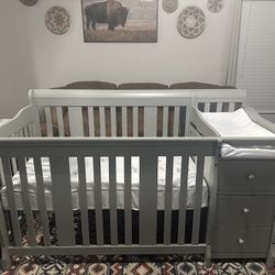 5-in1 Convertible Crib. Located off Potranco & 211