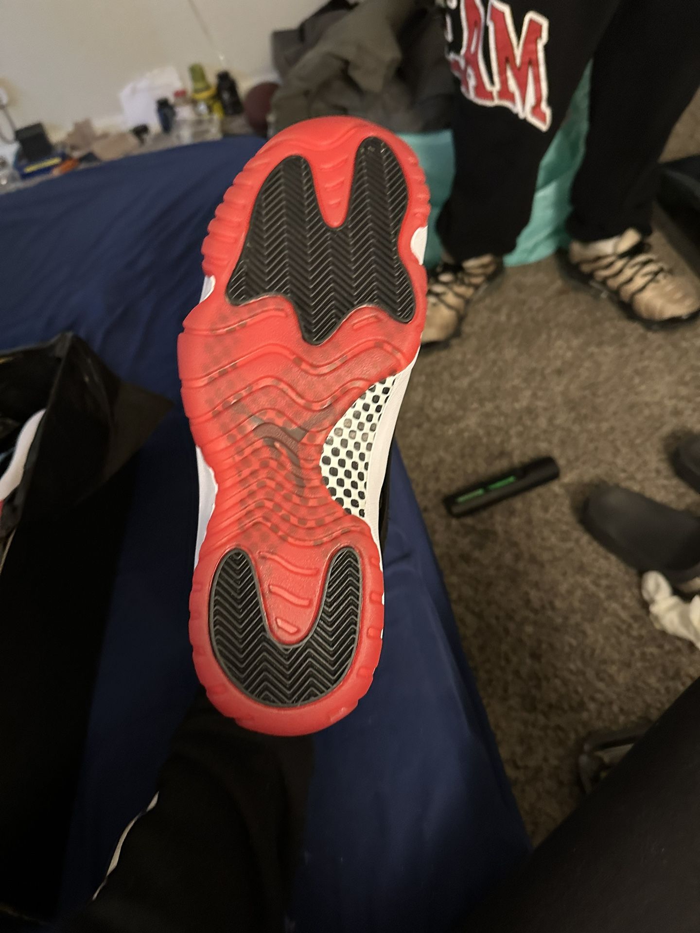 2019 Retro Jordan Bred 11s Size 10.5 never worn. Jordan 11 Bred 2019 Men Size 8.5 Rare Retro OG 378037 061 DS  main image 3