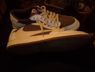 Travis Scott Jordan 1s