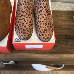 Cat & Jack Boots Size 2