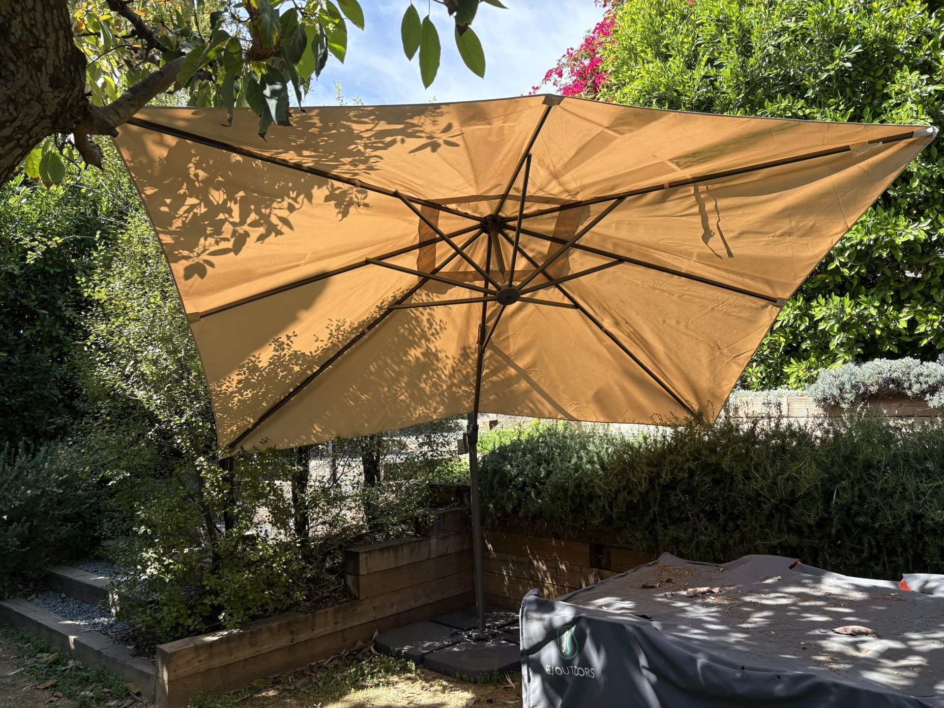 Cantilever Umbrella With Base
