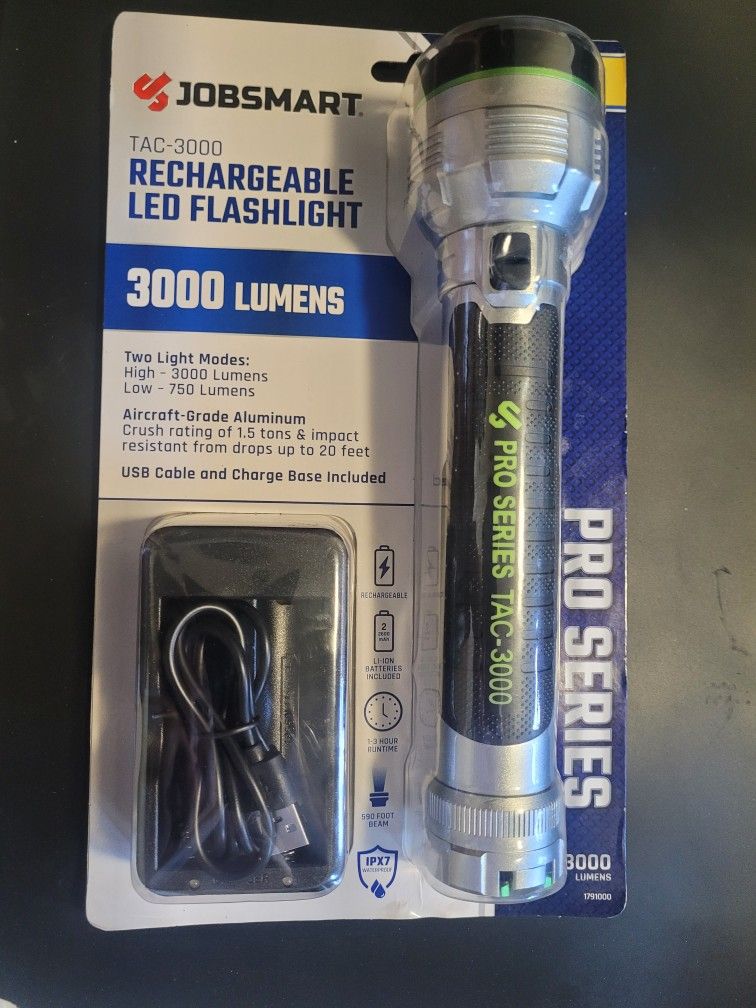 JobSmart 3000Lumen L.E.D flashlight 🔦 
