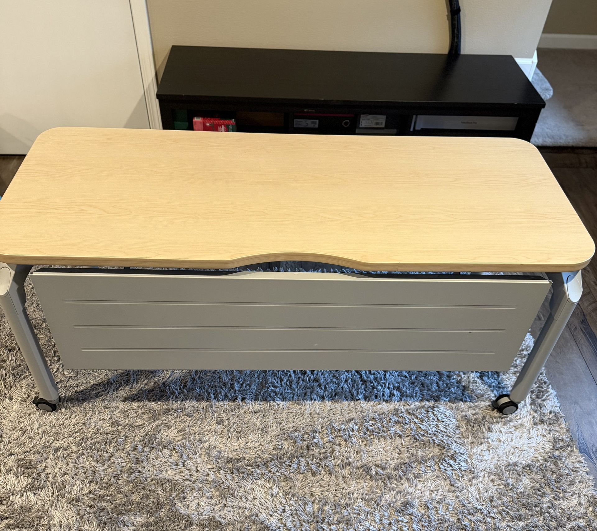 Rolling 5 feet long desk adjustable height