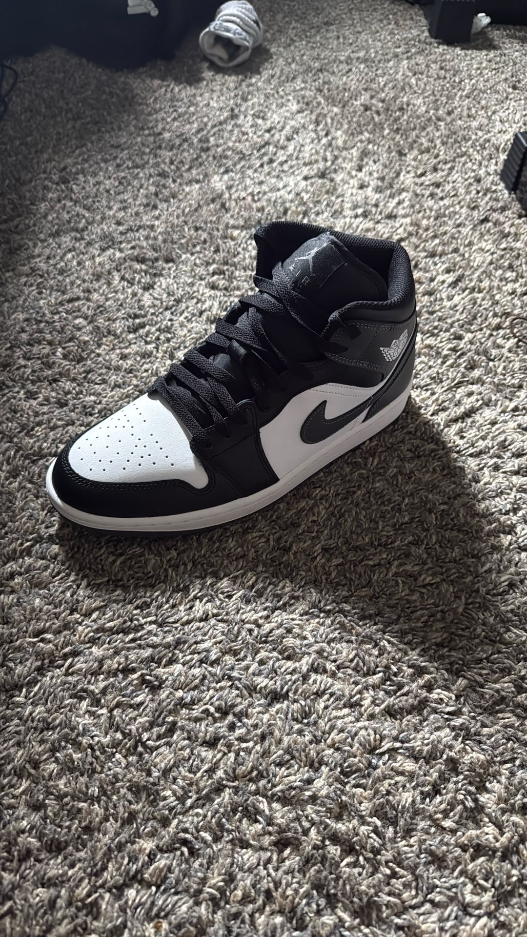 MEN'S AIR JORDAN RETRO MID CASUAL SHOES