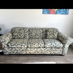 Free Couch/pull Out Bed 