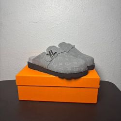 Loui Vuitton Slides 