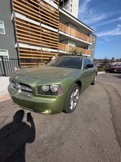 2006 Dodge Charger – $1,000 FIRM – 178K Miles
