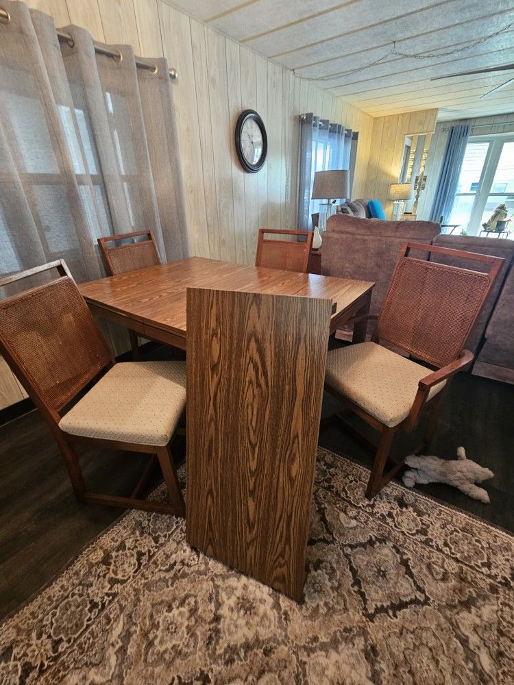 Dining room Table