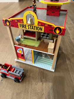 Wooden Fire Station Toyset