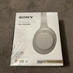 Sony XM4 Noise Cancelling Headphones Platinum Silver Brand New Sealed in Box