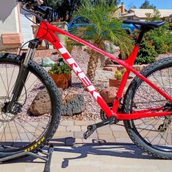 29 Inch Trek Marlin 6 Mountain Bike 