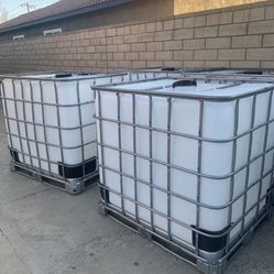 250 Gallon Water Tanks 
