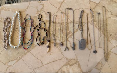 14 Unique Vintage Necklaces