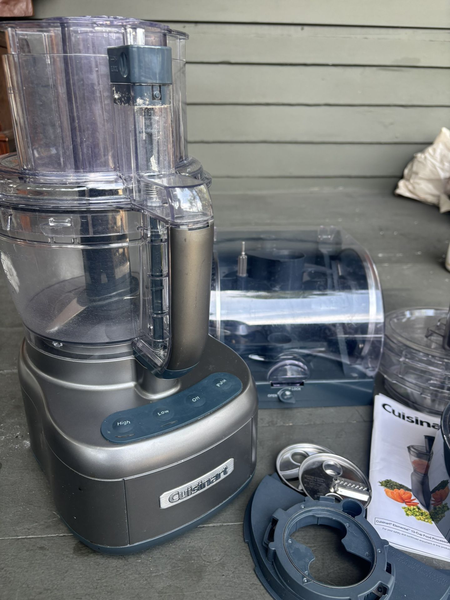 13 Cup Cuisinart Food Processor With Slicing & Spiraling Attachments