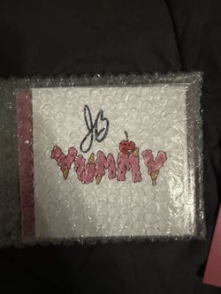 Authentic Signed Justin Bieber Yummy CDs