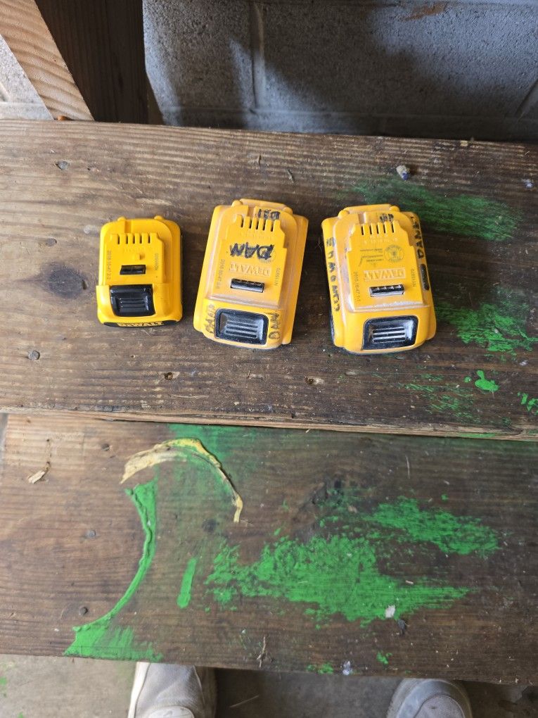 Dewalt Batteries W/ Charging Bank
