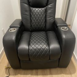 Recliner Chair With l.e.d Lights 1 Month Old